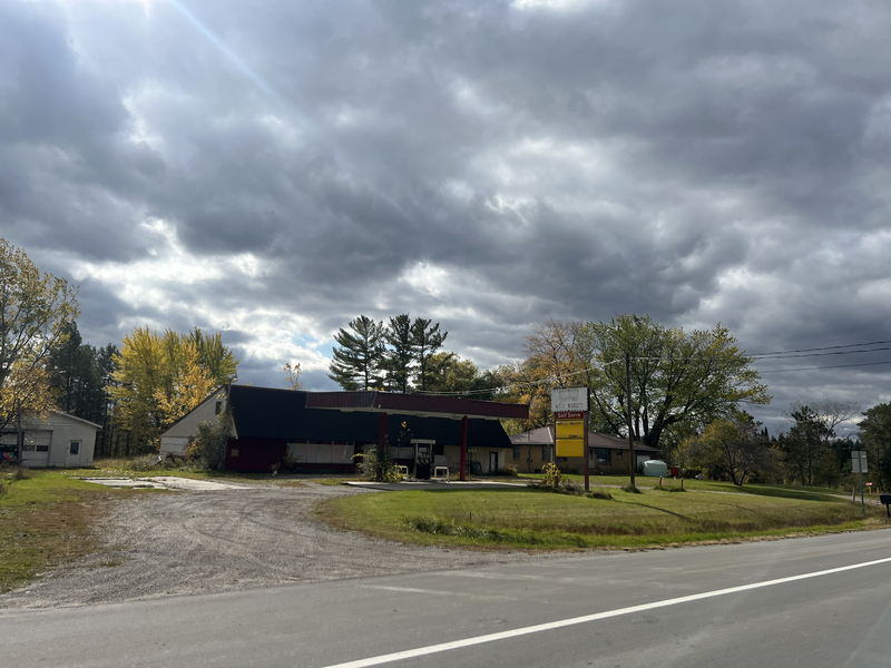 Strauers Country Market (Herrimans Country Market) - October 2022 Photo - Closed
